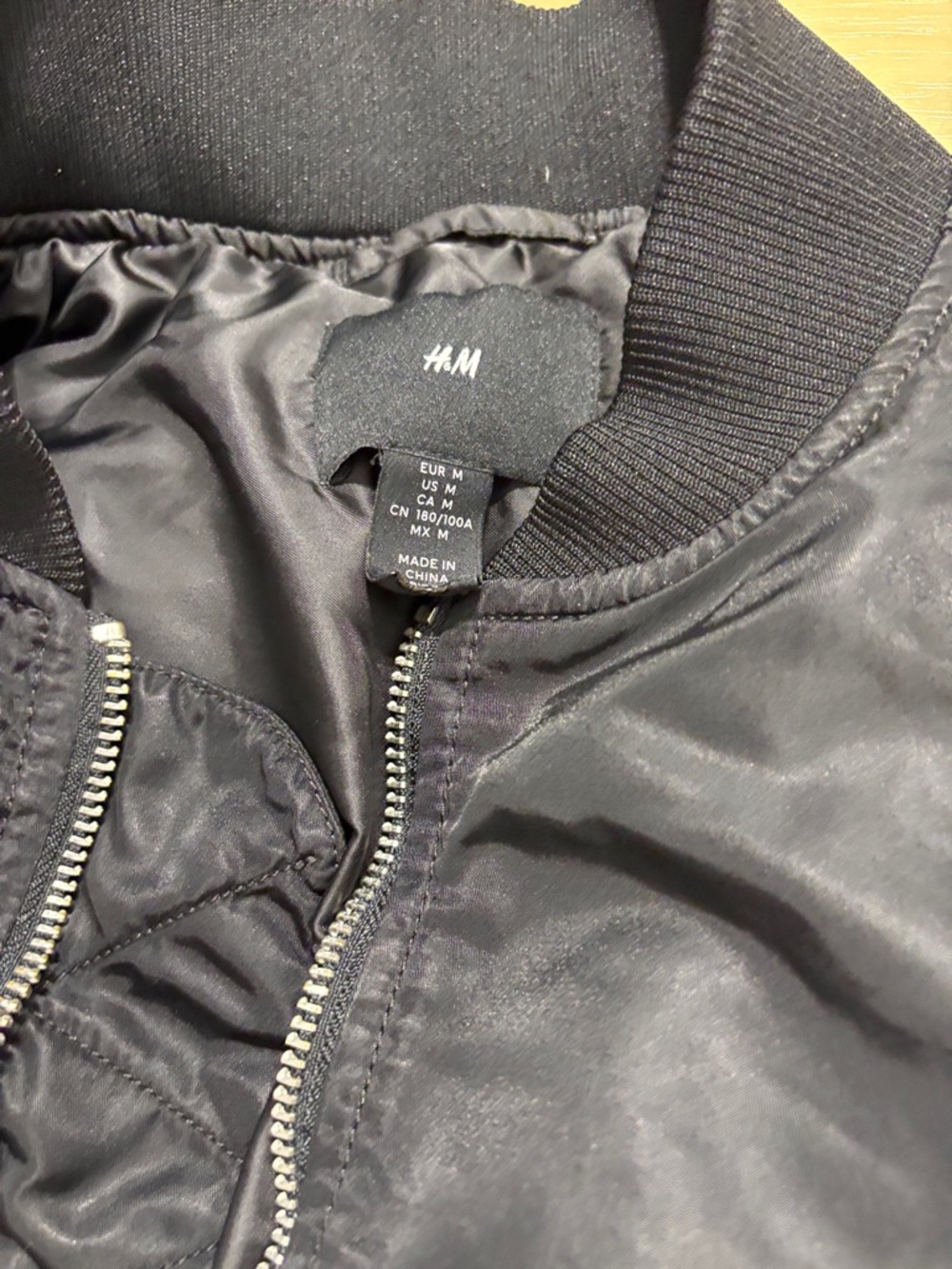 H&M Black Men's Bomber Jacket with Ribbed Trim - Picture 4 of 9